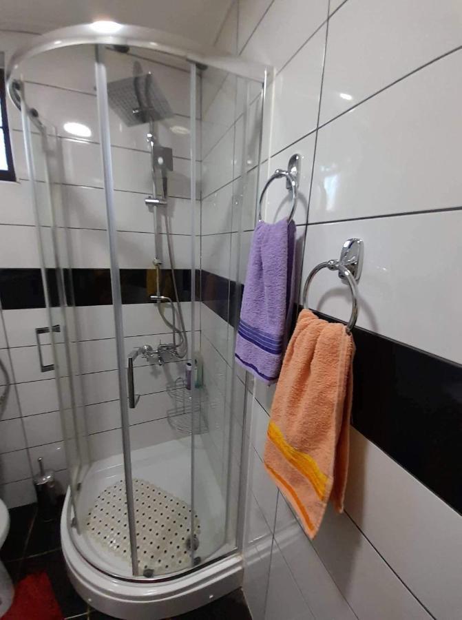 Stan na dan Gornji Milanovac-centar-Nova gradnja Apartment Luaran gambar
