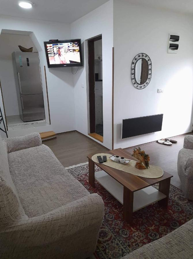 Stan na dan Gornji Milanovac-centar-Nova gradnja Apartment Luaran gambar